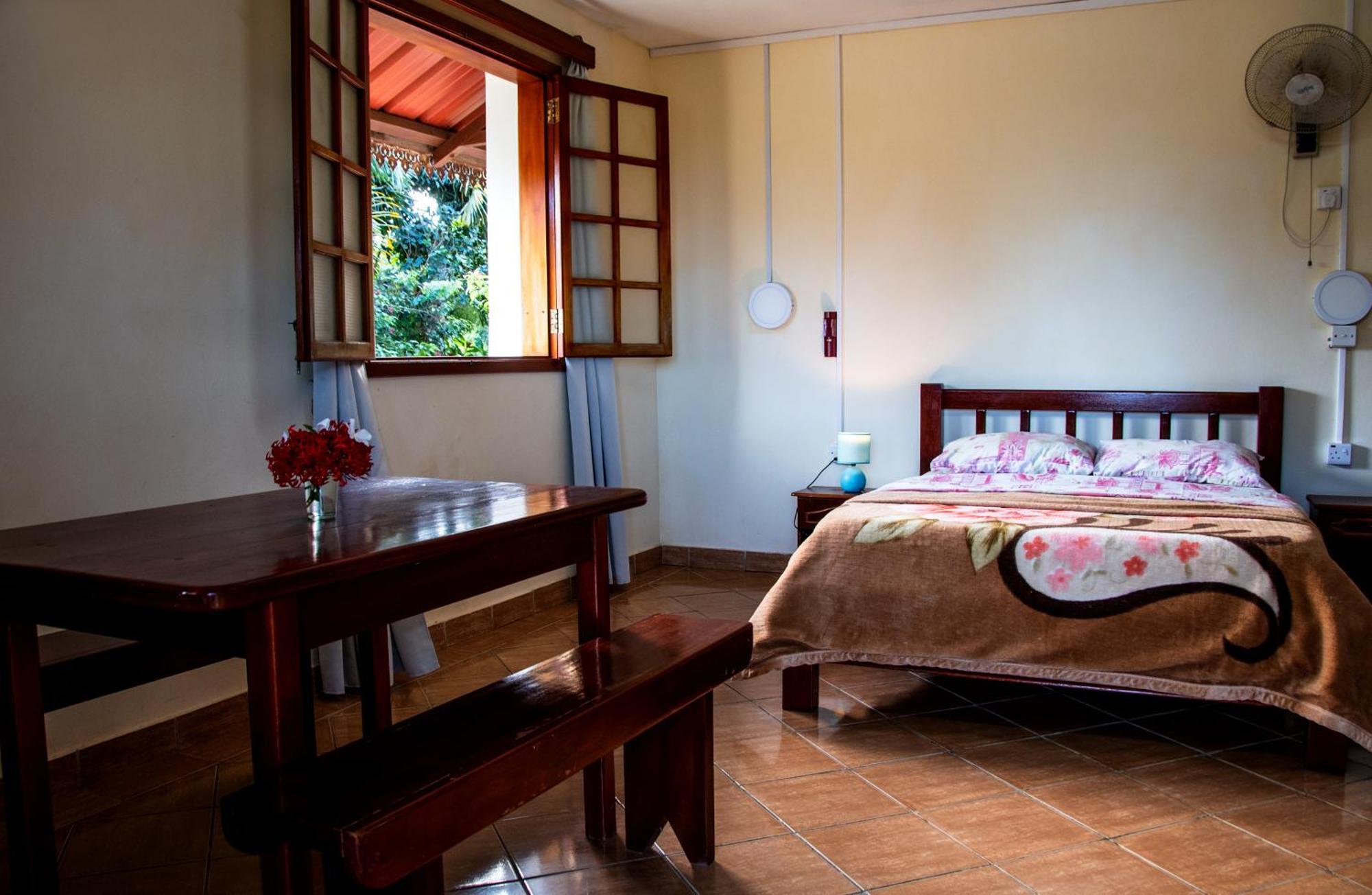 Le Tropical Chez Jeannette Bed & Breakfast Saint Gabriel Cameră foto